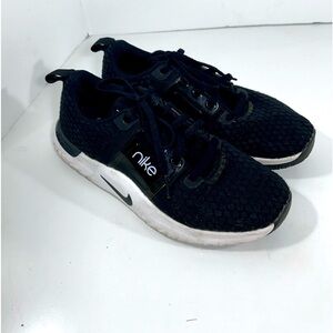 Nike Gymnastics Running Shoes Renew In-Season TR10 black Women’s Girls Size 5.5